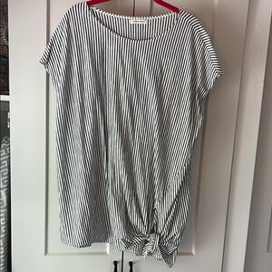 Max Studio Black and White Tie Front Relaxed Tee